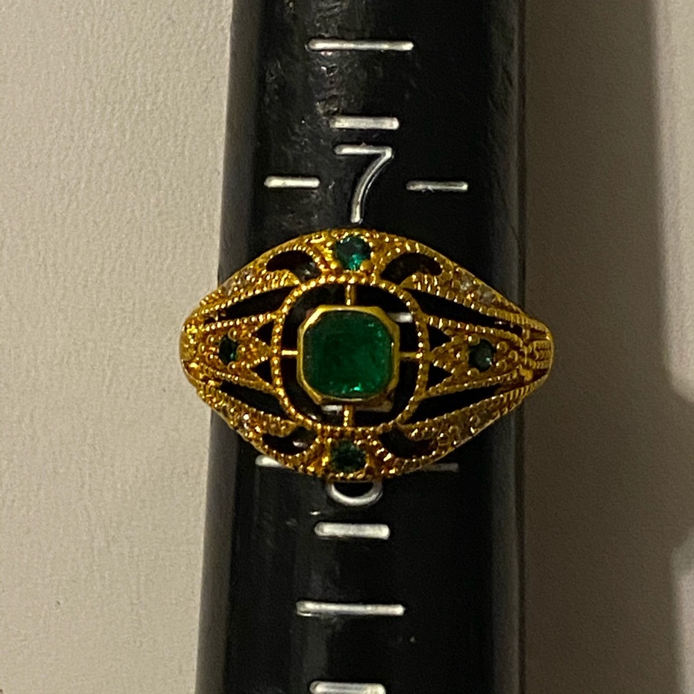 Gold tone Fashion Jewlery